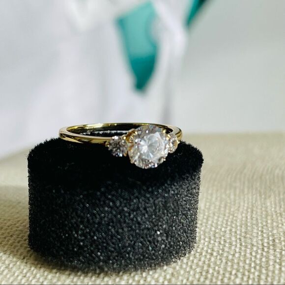 Three Stone 1.0Ct CZ Gold Ring CZ - Picture 1 of 5